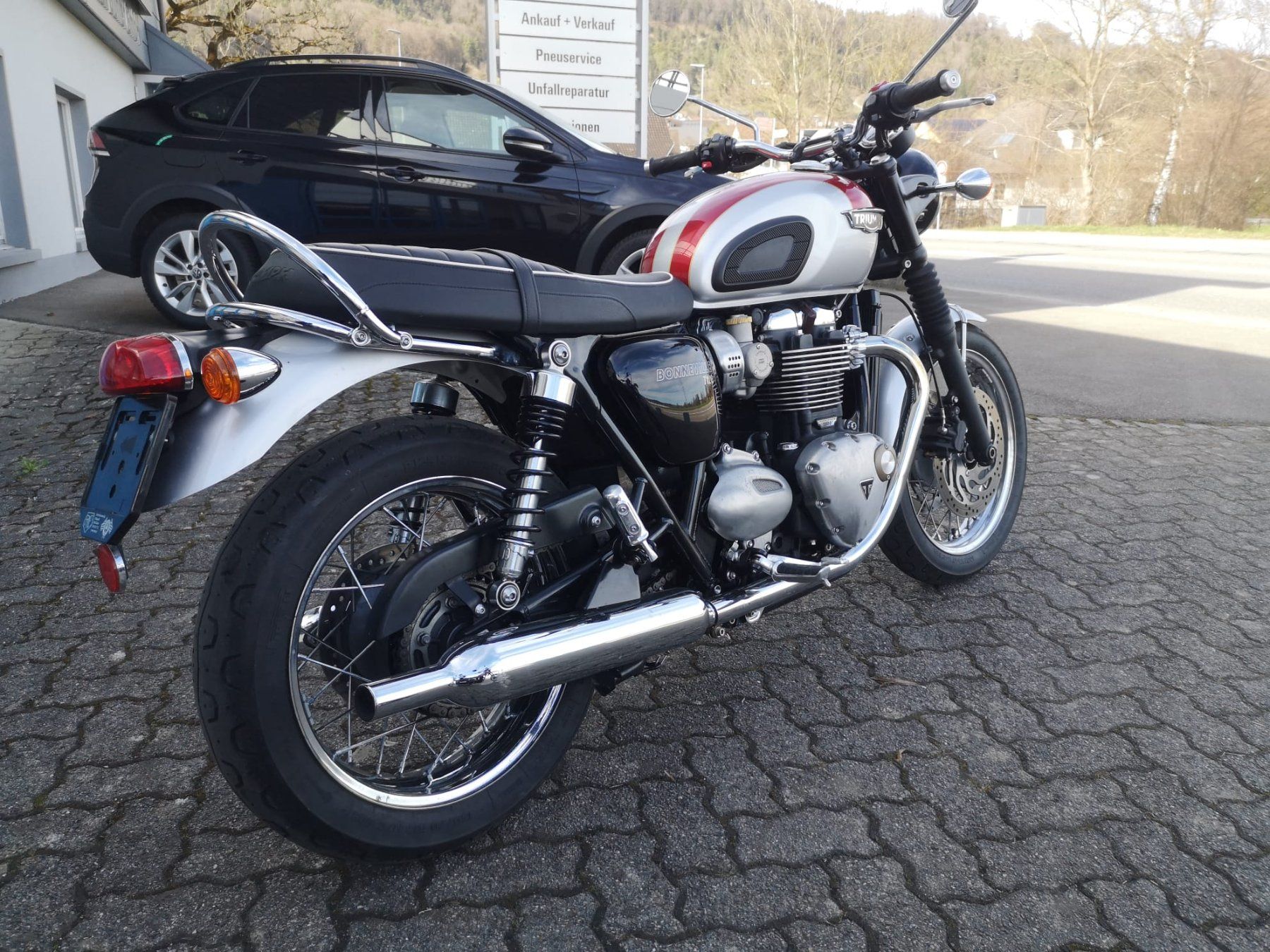 Triumph Strasse: Triumph Bonnewille 1200 T120  3280km 80PS – Gebraucht aus Lommis von twospark 1