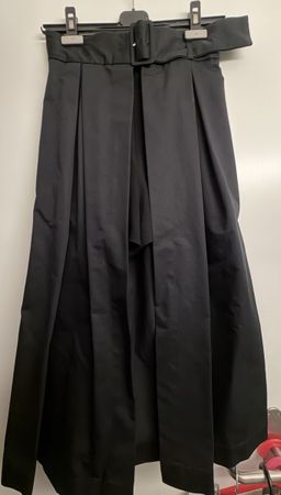 Sandro Rock mit integrierter Shorts schwarz Gr. 1 NEU