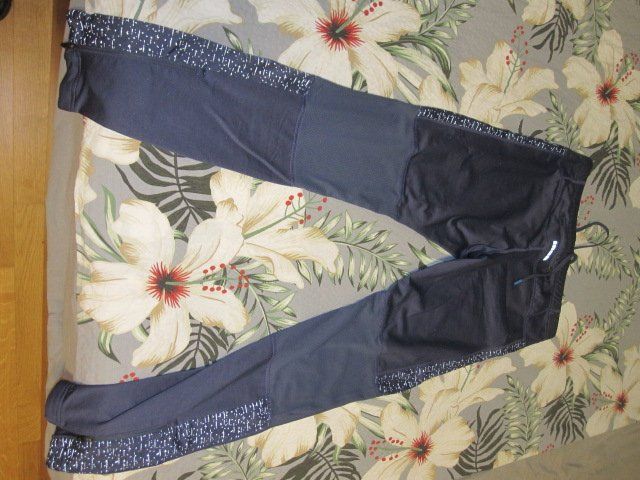 Kleiderpakete: Radhose und ein T-Shirt. – Gebraucht aus Ehrendingen von spanky11