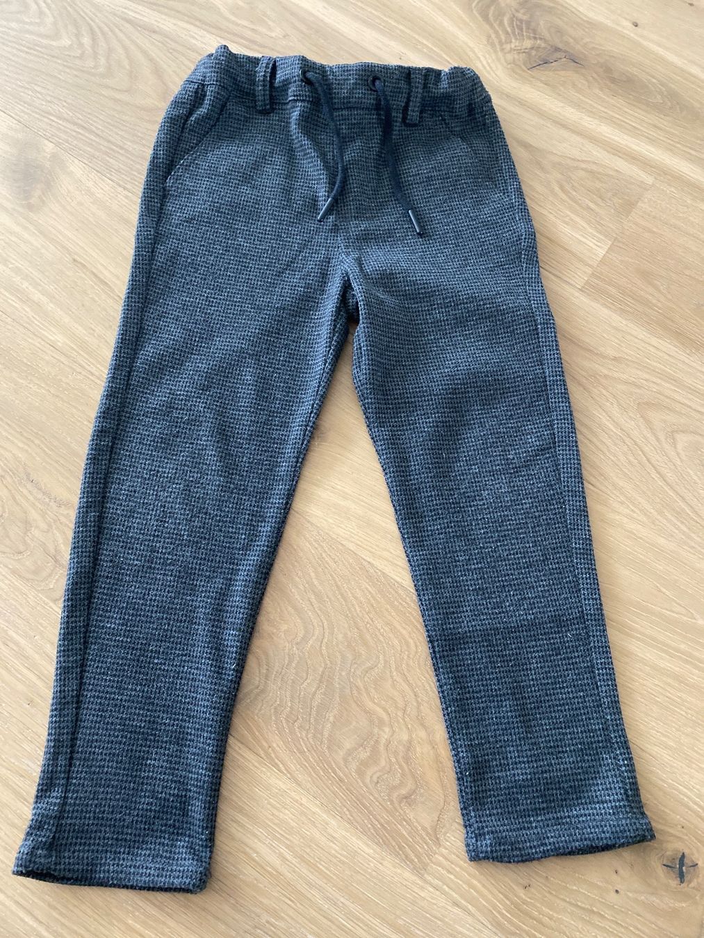 Vertbaudet Pantaloni: 2er Set Cargohose/Stoffhose Grösse 110 – Usato da Bolligen venduto da Noeggeli10 3