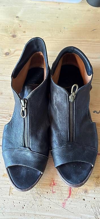 Damenschuhe: Ledersandale schwarz – Gebraucht aus Bern von geronimo028