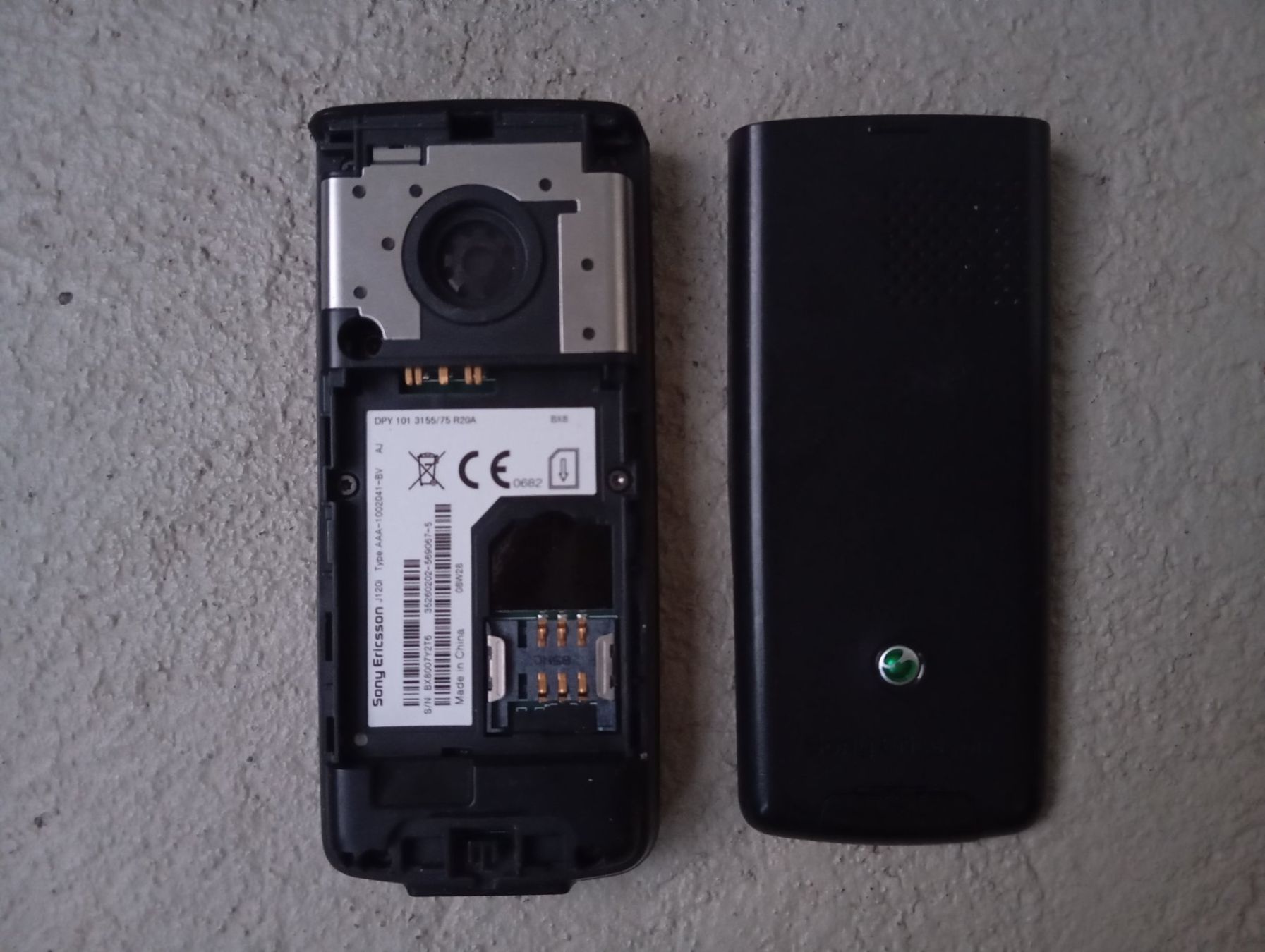 Ericsson Telefoni cellulari / Smartphones: SONY ERICSSON J120i mit Akku – Nuovo (secondo la descrizione) da Zeneggen venduto da shemesh_ 4