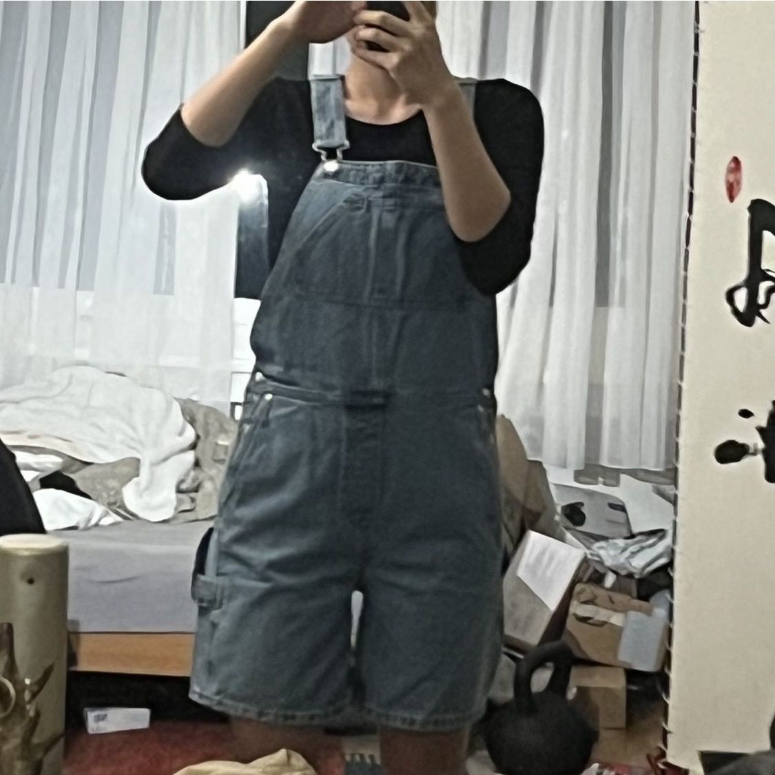Weekday Tute: Weekday Short Denim Dungarees – Usato da Kriens venduto da tiy_wxz5 2