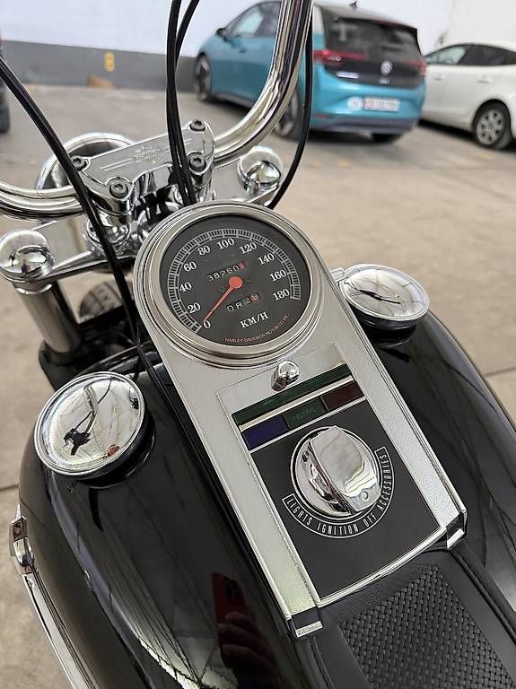 Harley-Davidson Cruisers: Harley-Davidson Heritage Softail (1340ccm Evolution) – D'occasion à Rämismühle par BikertinuZH 2