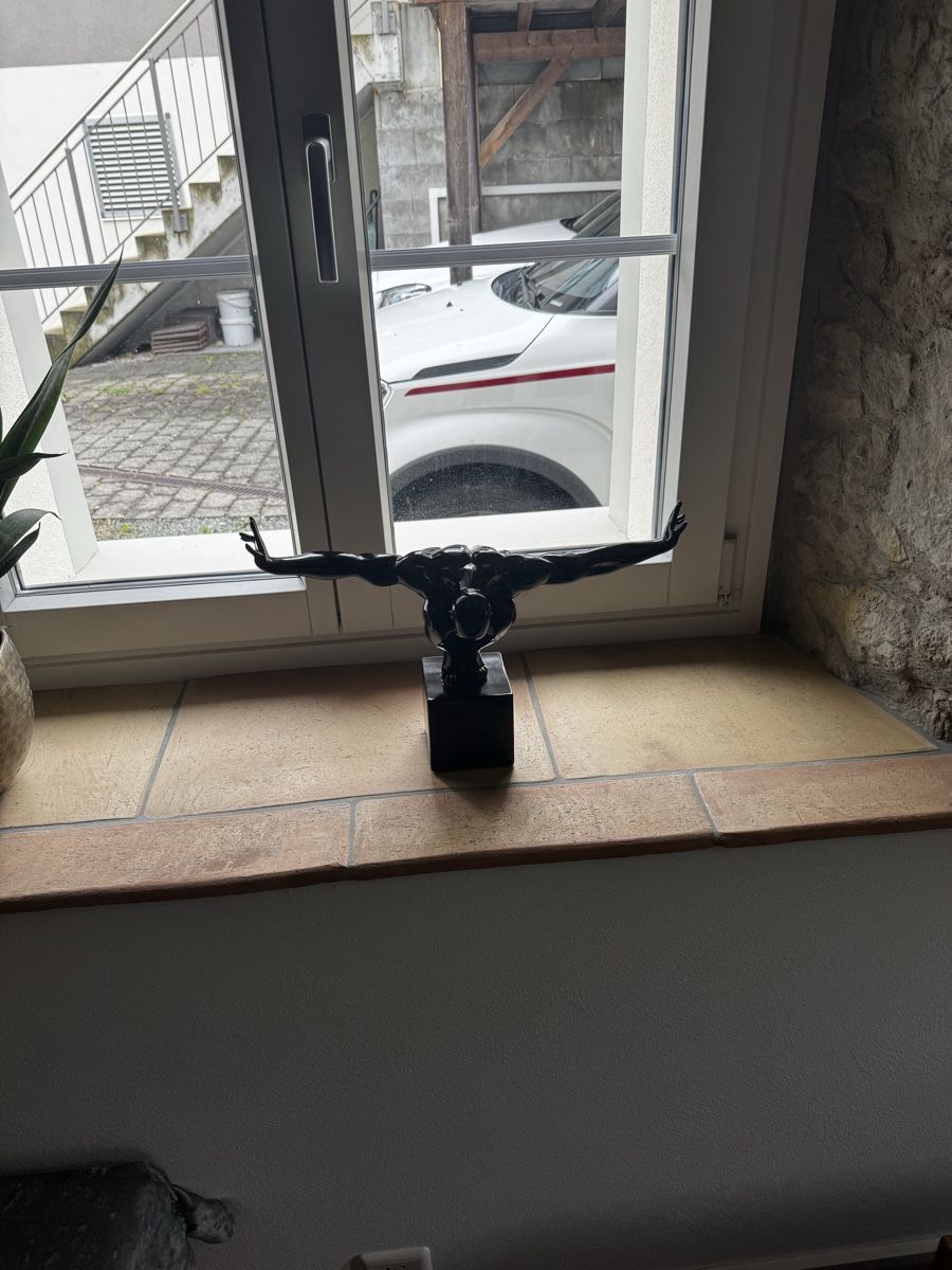 Sculture & Statue: Black Athlete Sculpture KARE design – Usato da Seuzach venduto da Wolf936 3