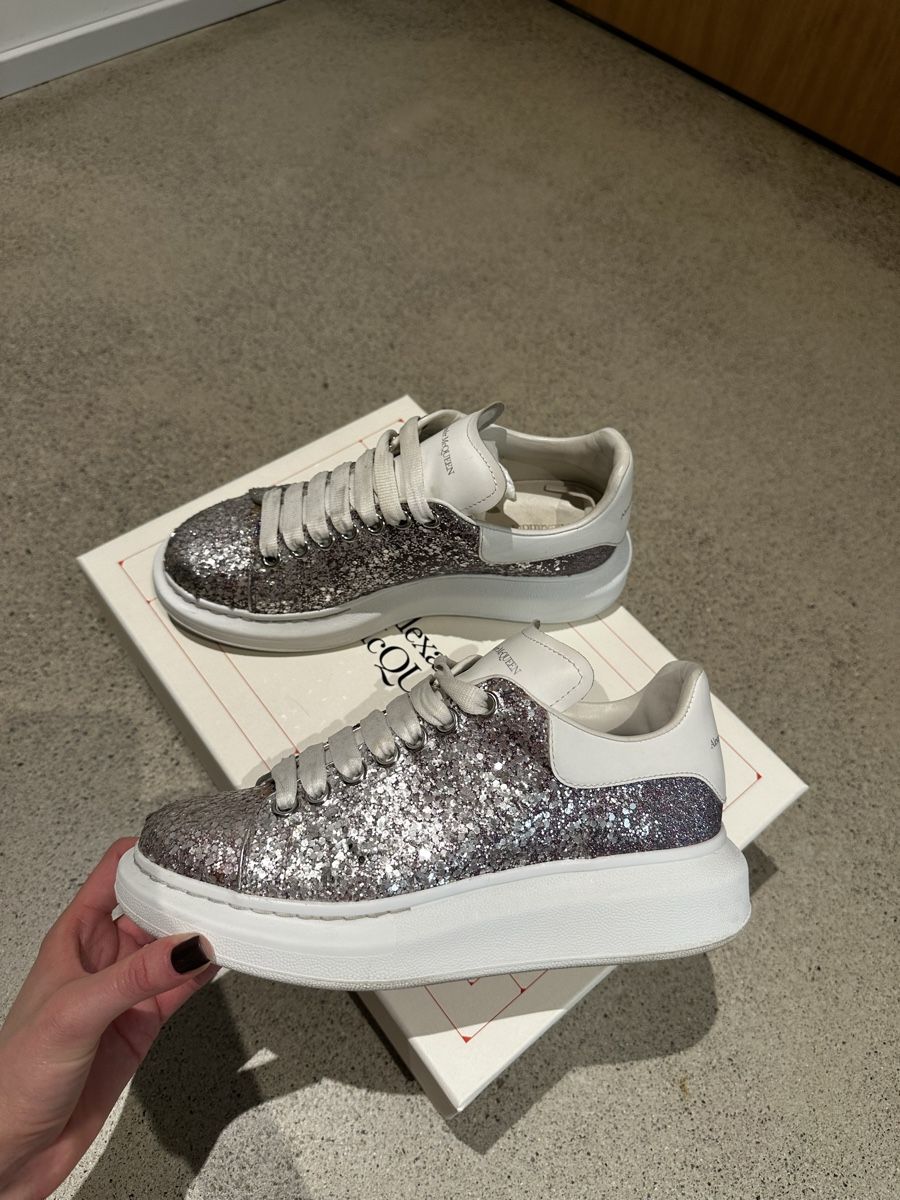 Alexander Mcqueen Scarpe da donna: Alexander McQueen Oversized Sneaker Gr. 38,5 – Usato da Birsfelden venduto da ant_ys8y
