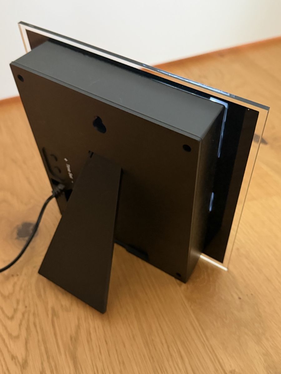 Qlocktwo Montres: Wortuhr ähnlich qlocktwo – D'occasion à Maienfeld par hfo_b9jq 1