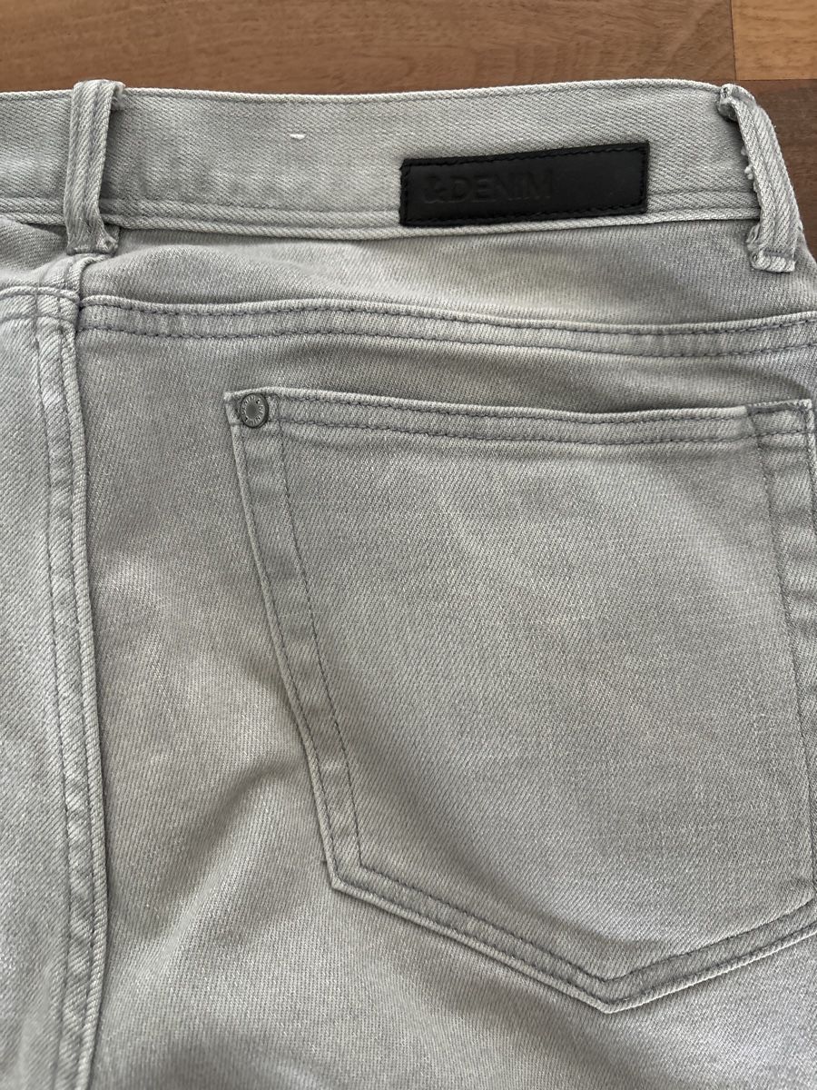 H&M Jeans: Graue H&M Slim Jeans Gr. 30/32 – Usato da Embrach venduto da Roniiii 4