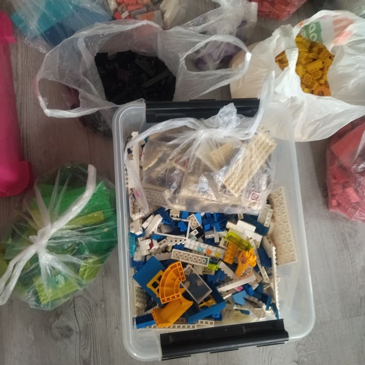Div. Lego FriendsSets & alte Legosteine, zerlegt ca 9.5 kg Kaufen auf Ricardo