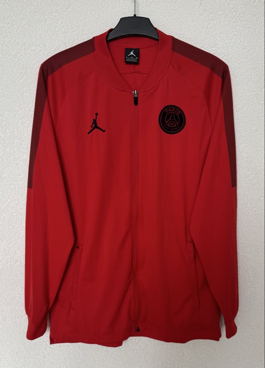Jordan Lots de vêtements: Ensemble Jordan Paris Saint Germain L – D'occasion à Spiegel b. Bern par Desisk44