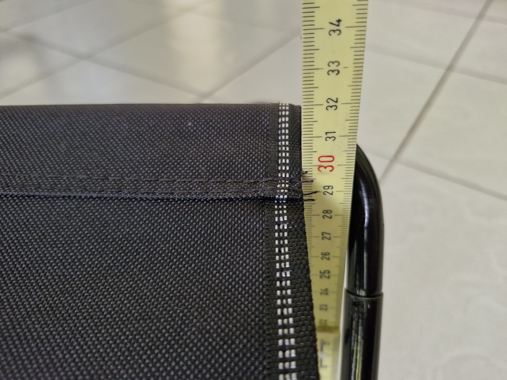 Sedie: 2 Klapphocker schwarz Metall Stoff mit Tragtasche – Usato da Frauenfeld venduto da Kasico 3
