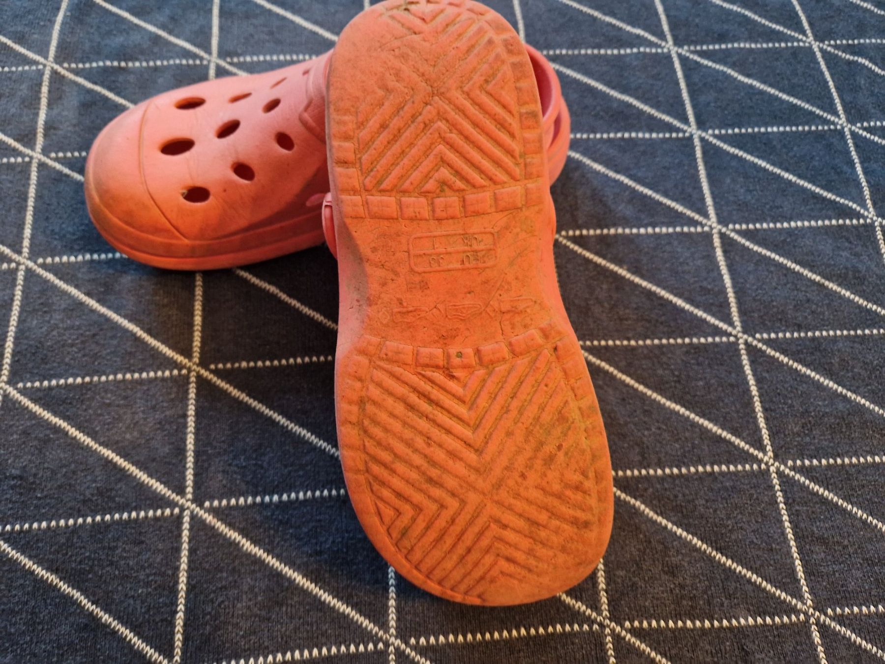Scarpe per ragazzi: Kinder Gartenschuhe rosa 33 – Usato da MUEHLAU venduto da ibo_5c7d 1