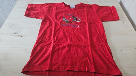 Rotes T-Shirt, Gr. 122/128, Motiv Grimselpass