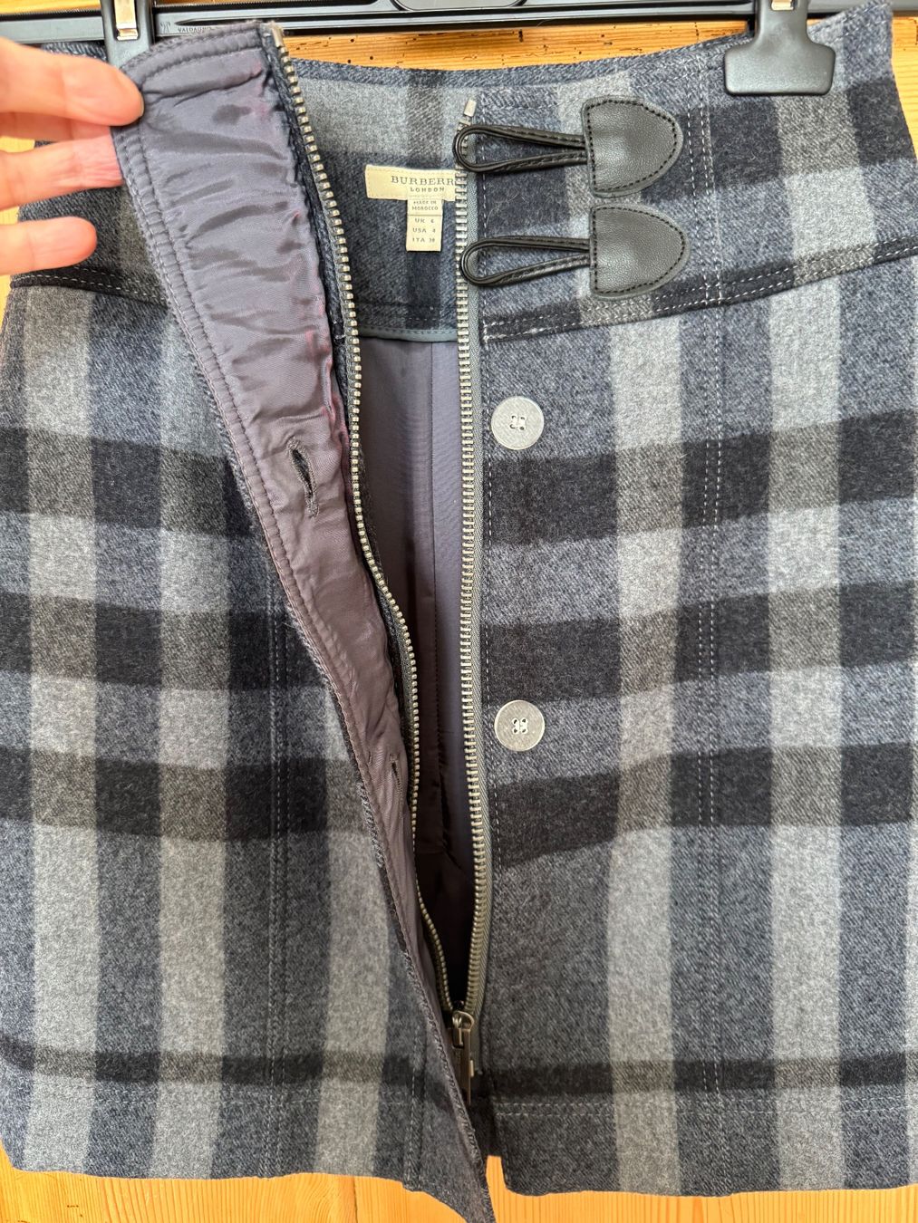 Burberry Gonne: Burberry London Minijupe – Usato da Buchs AG venduto da FranziskaMF 2