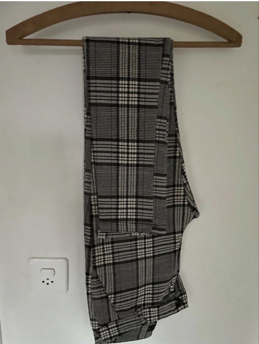 Pantalons: Damen Hose kariert Grösse M  – D'occasion à Dübendorf par ali_g7p8