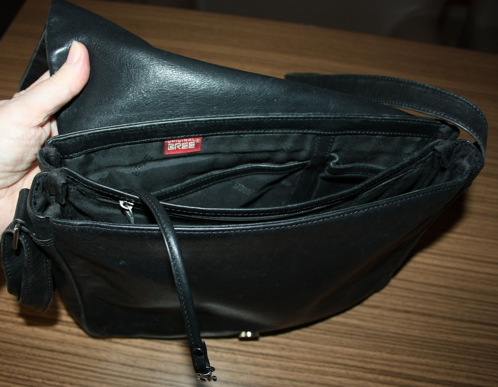 Bree Taschen für Damen: Umhängetasche Tasche BREE Leder schwarz – Gebraucht aus Flüelen von DiversicumAccessoire 3