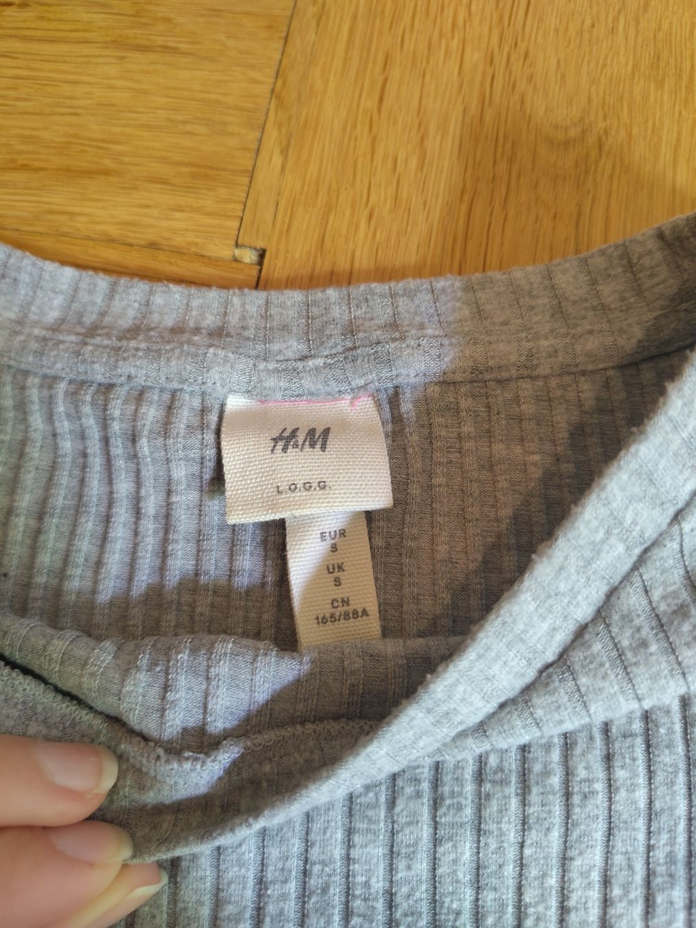 H&M T-Shirts: T-Shirt – Gebraucht aus Bern von Linii 2