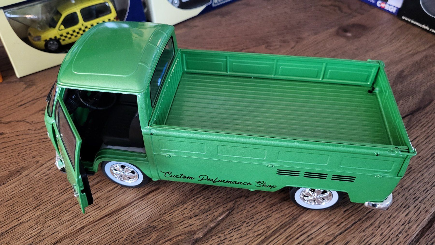 Solido Modellini d'auto: VW T2a Custom Pick-Up 1:18 Solido – Usato da Rothrist venduto da Juana5 3
