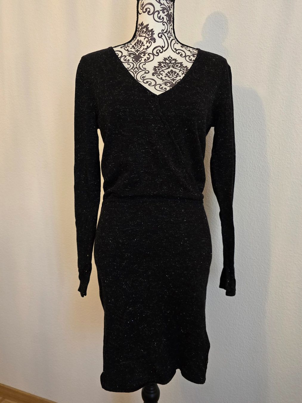Le Temps Des Cerises Vestiti: Robe pull dos dentelle neuve Le temps des Cerises – Nuovo e nell'imballaggio originale da Genève venduto da cec_d6pg