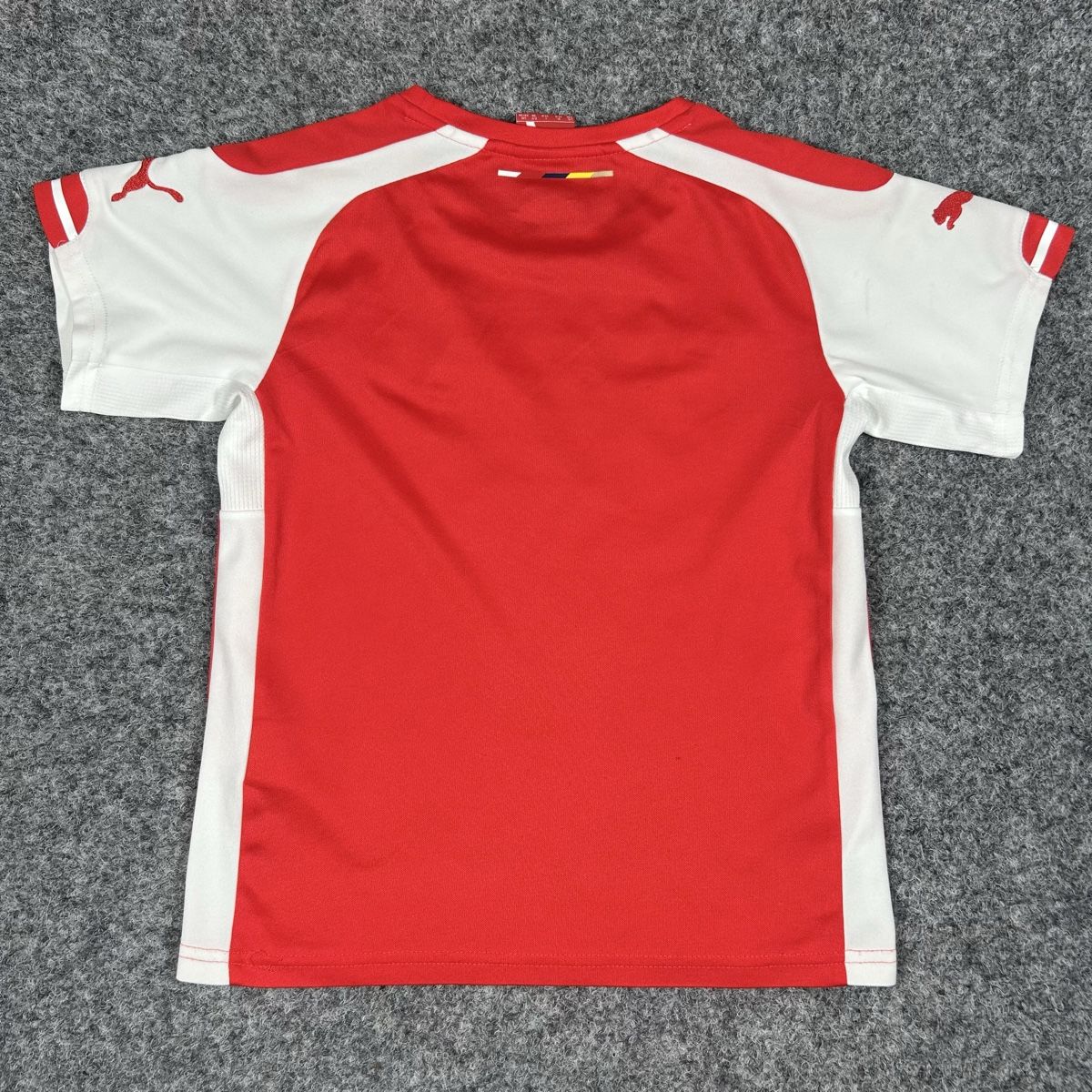 Arsenal Scarpe, pantaloni & magliette da ginnastica: Arsenal Puma kids 140 – Nuovo (secondo la descrizione) da La Sagne NE venduto da Matlasape 1
