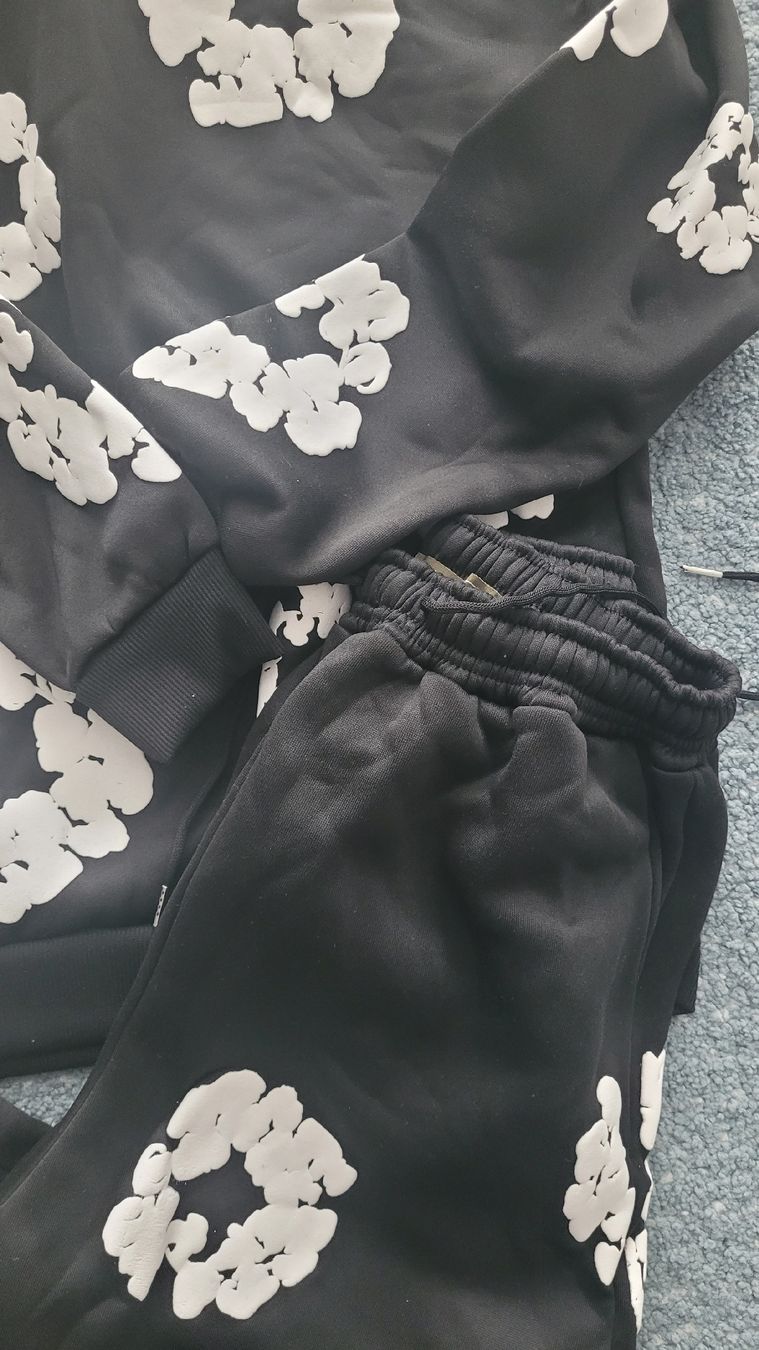 Lotti di vestiti: Tracksuit Set - Black with White Floral Design – Nuovo e nell'imballaggio originale da Winterthur venduto da sar_zg7p 2
