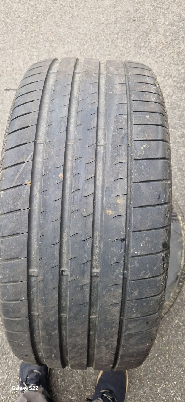 Bridgestone Pneumatici & Ruote complete: Sommerpneu 275/45/R20 – Usato da herzogenbuchsee venduto da jamma01 1