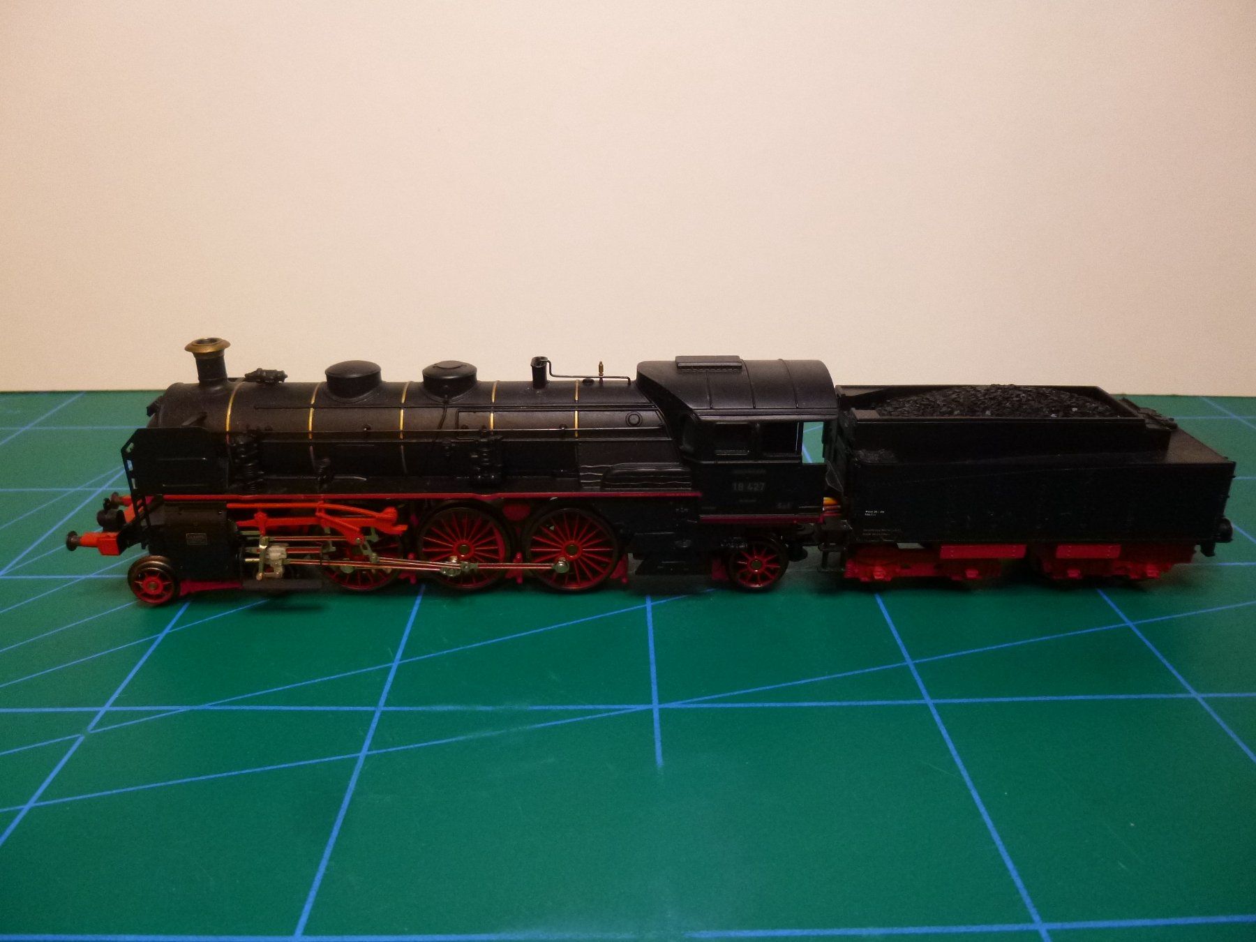 Märklin Trains électriques: Märklin BR 18.4 Digital avec son – Neuf avec emballage d'origine à Colombier NE par Morel56