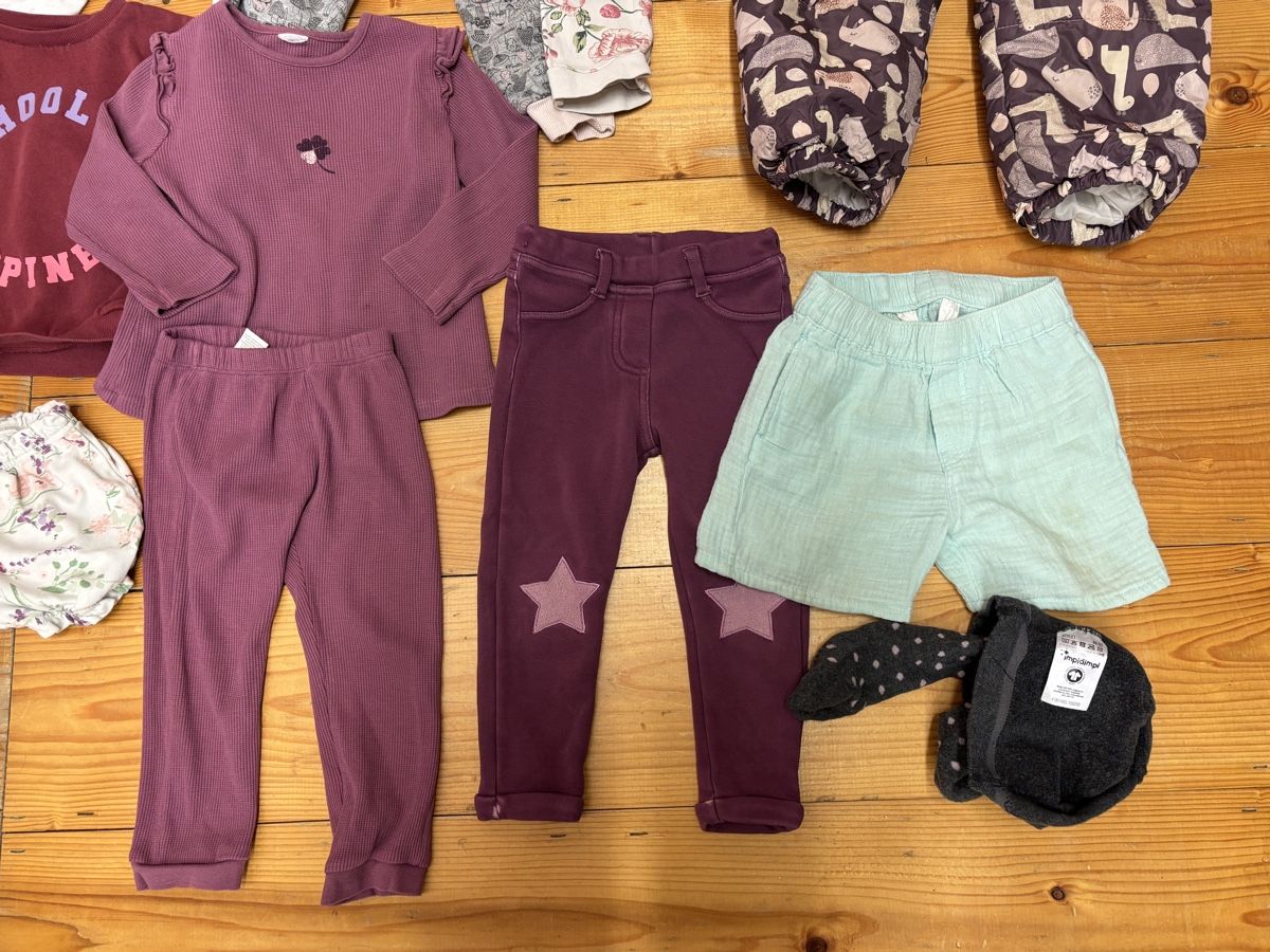 Lotti & Set di vestiti: Kleiderpaket Mädels, Grösse 92 – Usato da Büren an der Aare venduto da Nikito2001 3