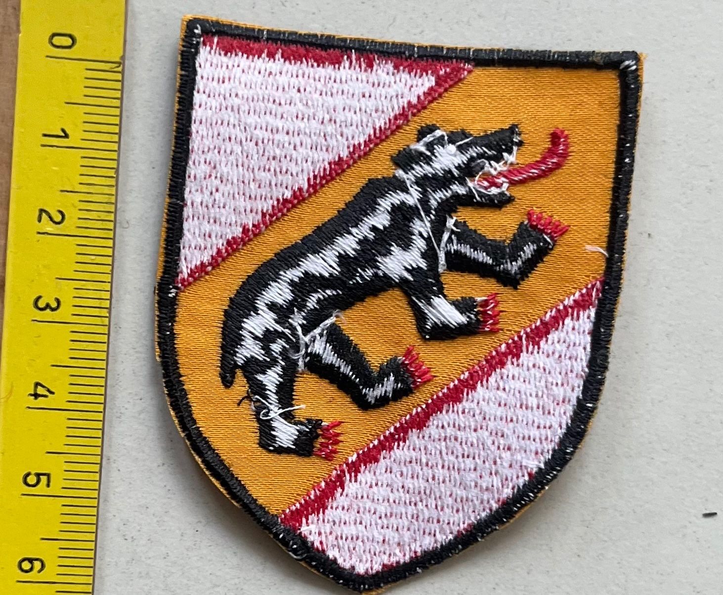 Patches: Bär, Berner Kantonswappen/ Stoffabzeichen, Aufnäher – Gebraucht aus Ostermundigen von DaxKarten-75 1