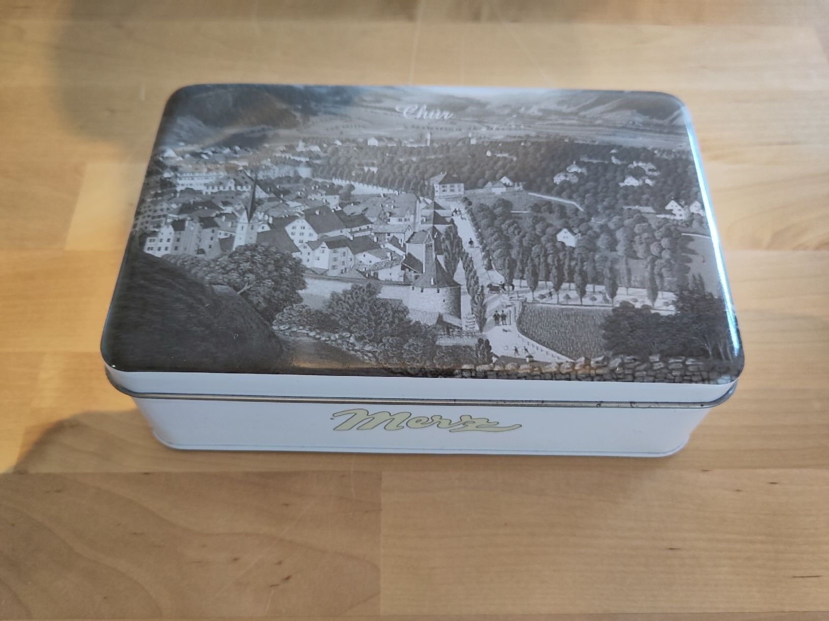 Behälter & Ähnliches: Vintage Merz Dauergebäckdose mit Sujets von Chur – Gebraucht aus Effretikon von pemko