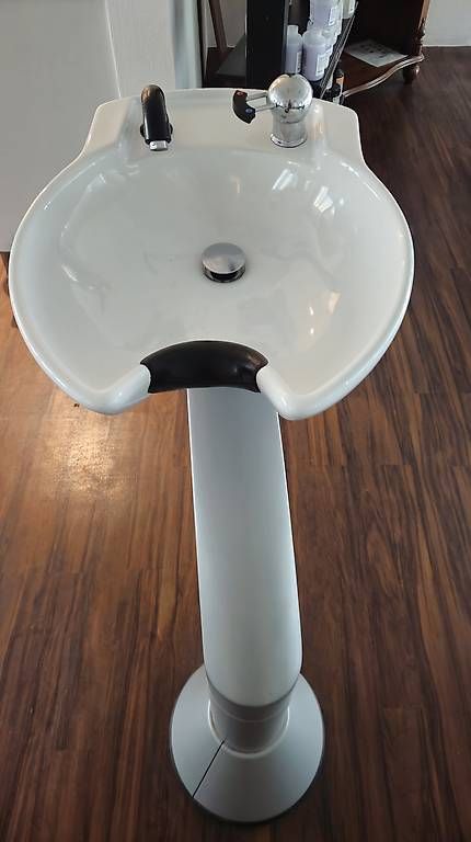Eviers & lavabos: Coiffeur Wasch Cuvette – D'occasion à Arbon par Melonie 1
