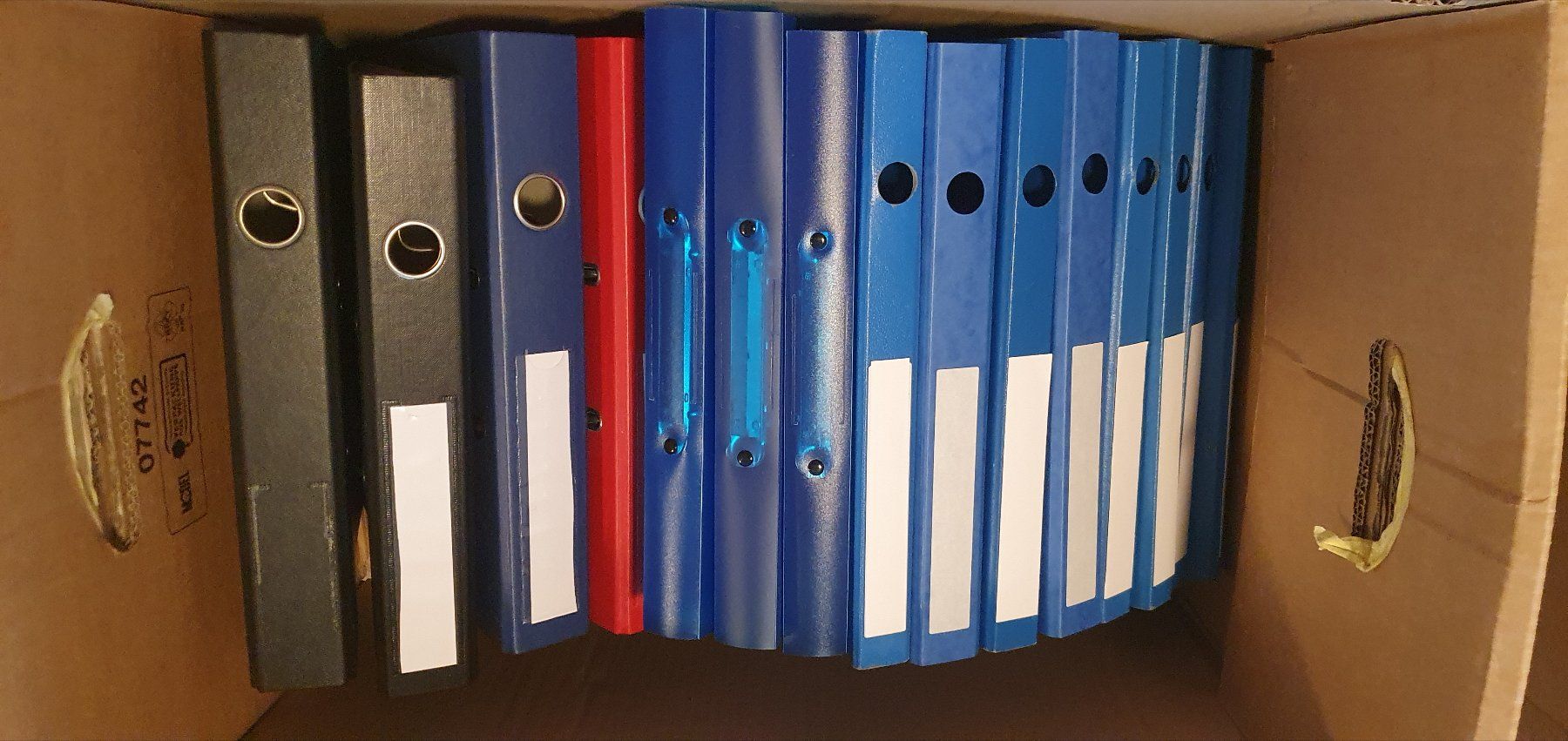 Raccoglitori: Aktenordner diverse Farben, klassisch & Karton – Usato da Basel venduto da ProximaCentauri22 1