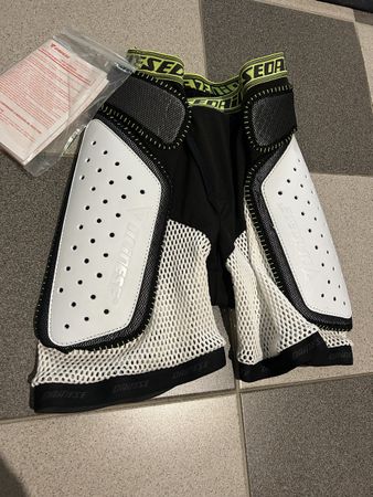 Dainese Protektoren Shorts, Grösse L, NEU
