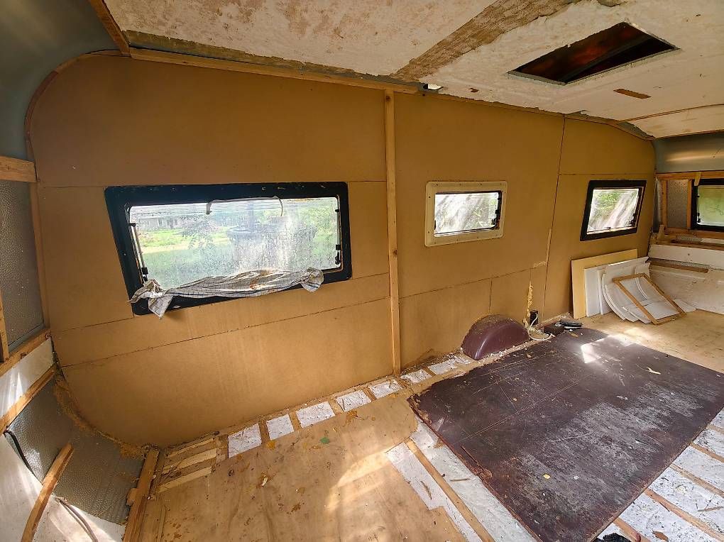 Rimorchi: Wohnwagen  gratis abzuholen - (Flumenthal, SO) – Usato da Flumenthal venduto da mor_p5zg 1