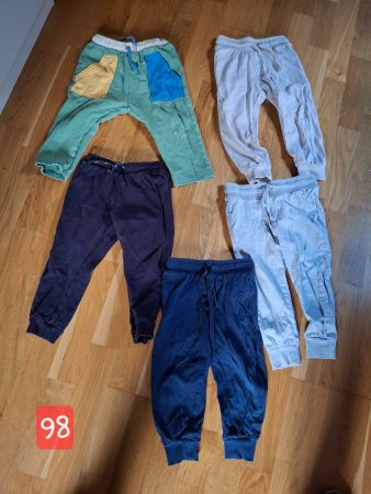 5 Jogginghosen für Kinder Grösse 98 gebraucht