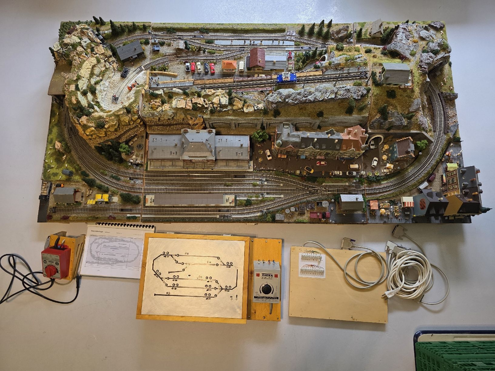 Modellini di ferrovie: Modul Anlage in H0 DC TOP Anlage – Usato da Ried (Muotathal) venduto da Modellbahn.swiss 1