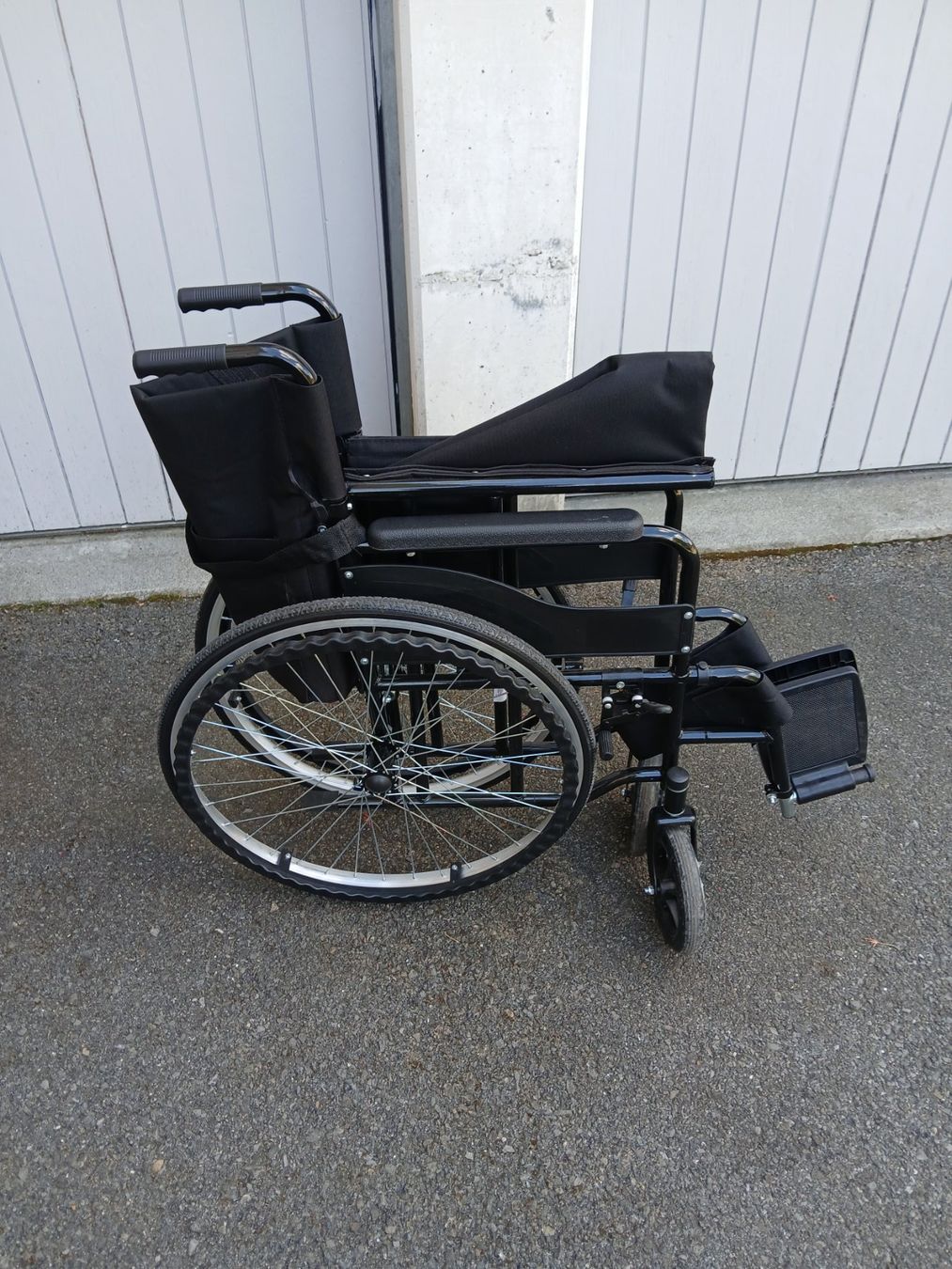 Chaises roulantes: Rollstuhl manuell – Neuf (Voir description) à Küssnacht am Rigi par saschigalka 2