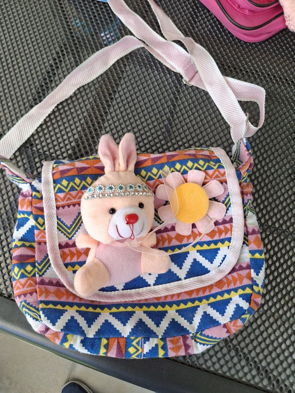 Borse & Zaini: Tasche mit Hase – Usato da Uhwiesen venduto da Berna1952