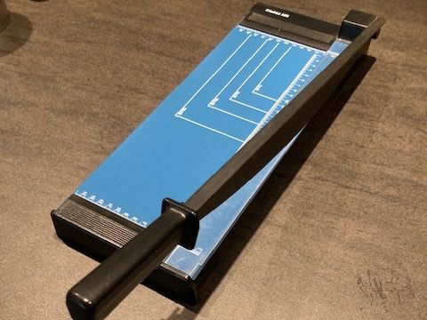 Tous les outils: Hebelschneide / Schneidemaschine – D'occasion à Hombrechtikon par Leonerina