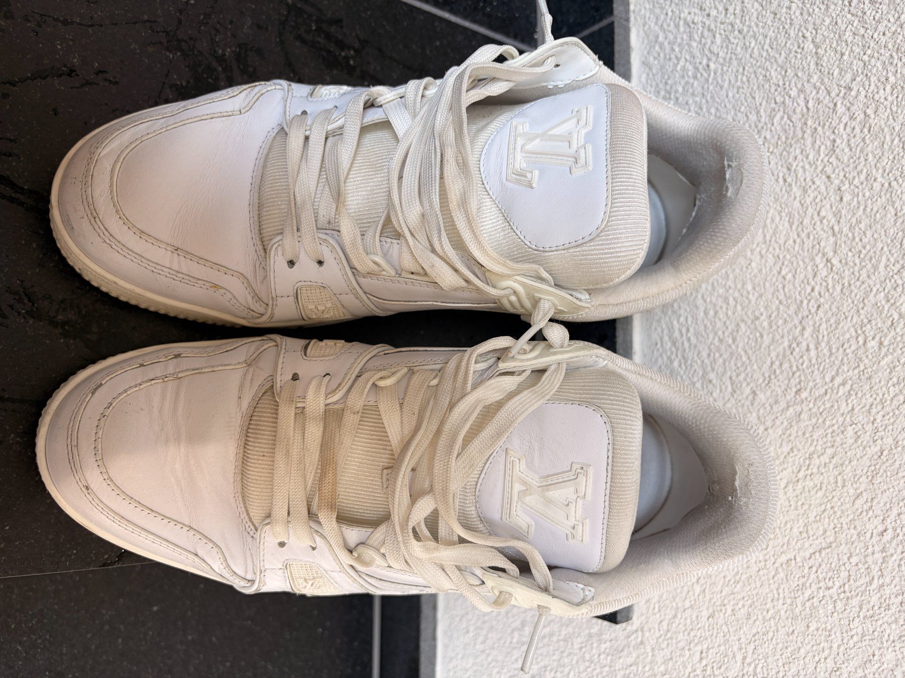 Louis Vuitton Scarpe da uomo: Louis Vuitton Trainer Sneaker Weiss Gr. 43 – Usato da Erlenbach ZH venduto da ene_m6dc