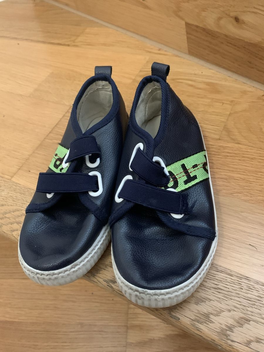 Scarpe per ragazzi: Kinderschuhe Grösse 27 – Usato da Ostermundigen venduto da des_t9vv 1