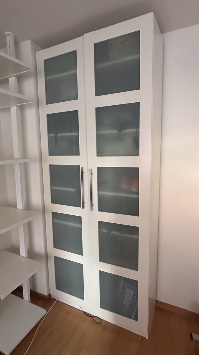 Ikea Étagères: IKEA Schrank – D'occasion à Zürich par Chrisbubu