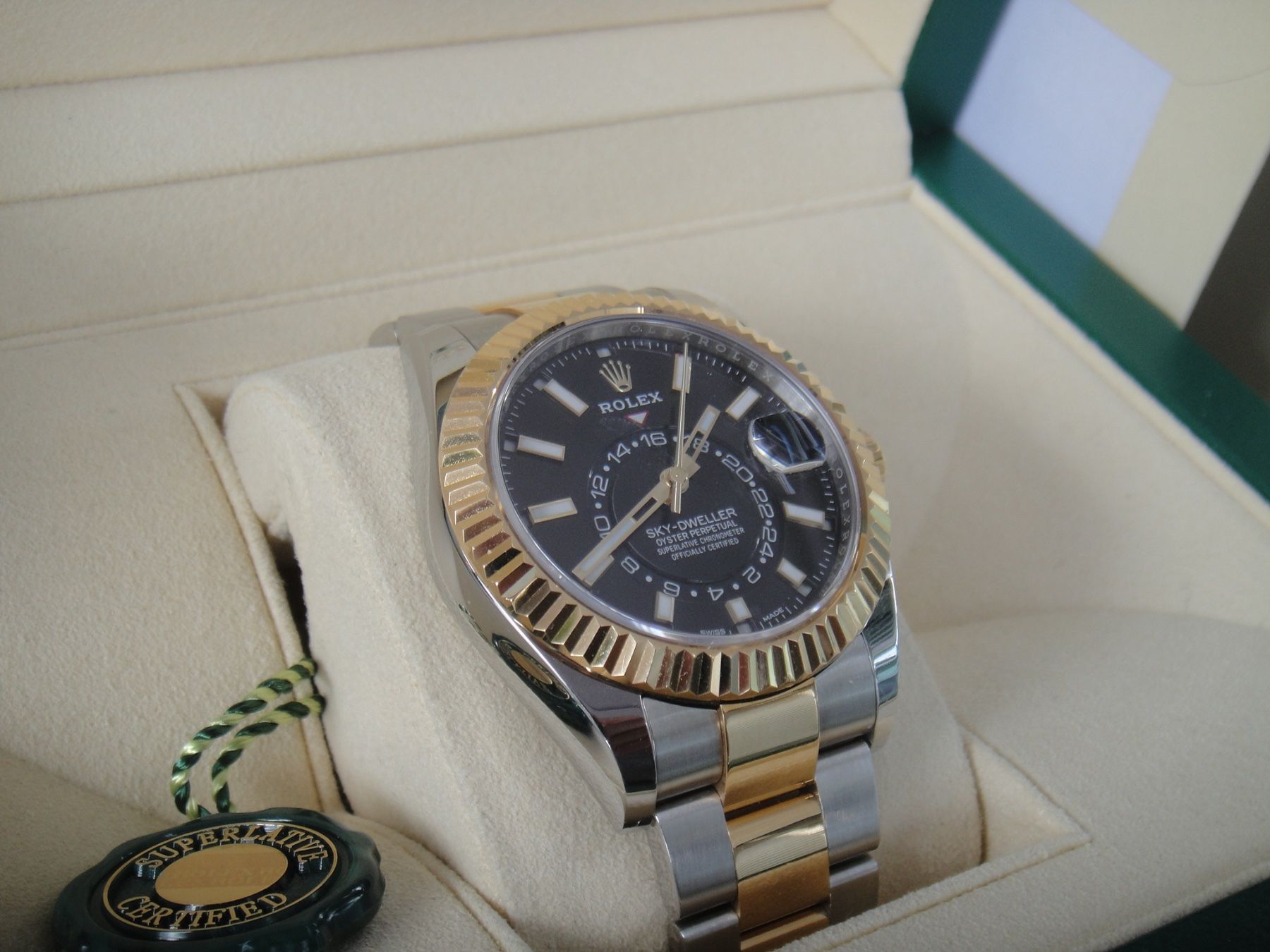 Rolex Orologi: Rolex / Sky-Dweller / Two-Tone – Usato da Biberist venduto da keine-ursache 2