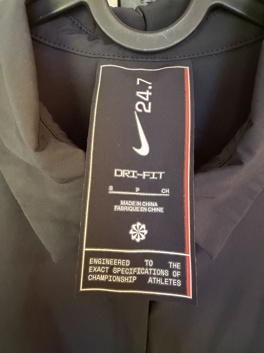 Camicette: Nike 24.7 Hemd schwarz – Nuovo (secondo la descrizione) da Uetikon am See venduto da orchid77 2