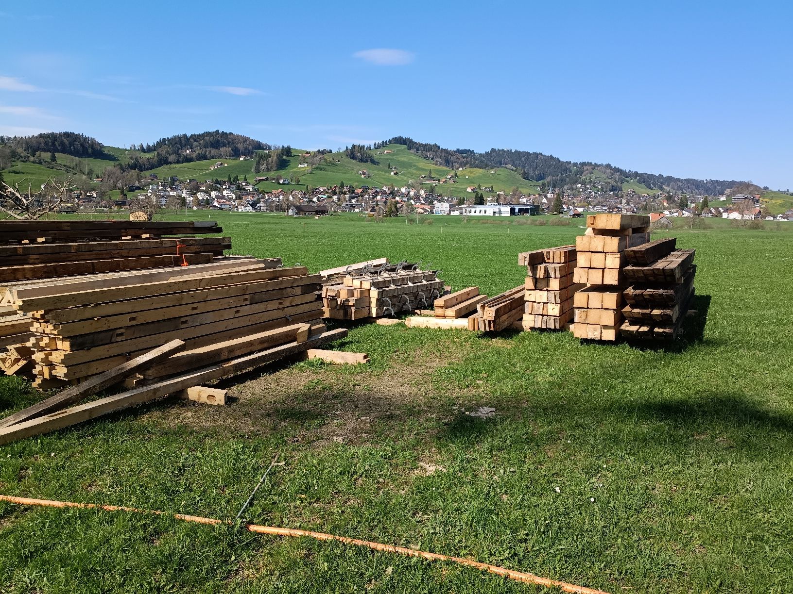 Articoli in legno: Bauholz Altholz Balken Bretter Stall – Usato da Appenzell Meister. venduto da Peppi84 4