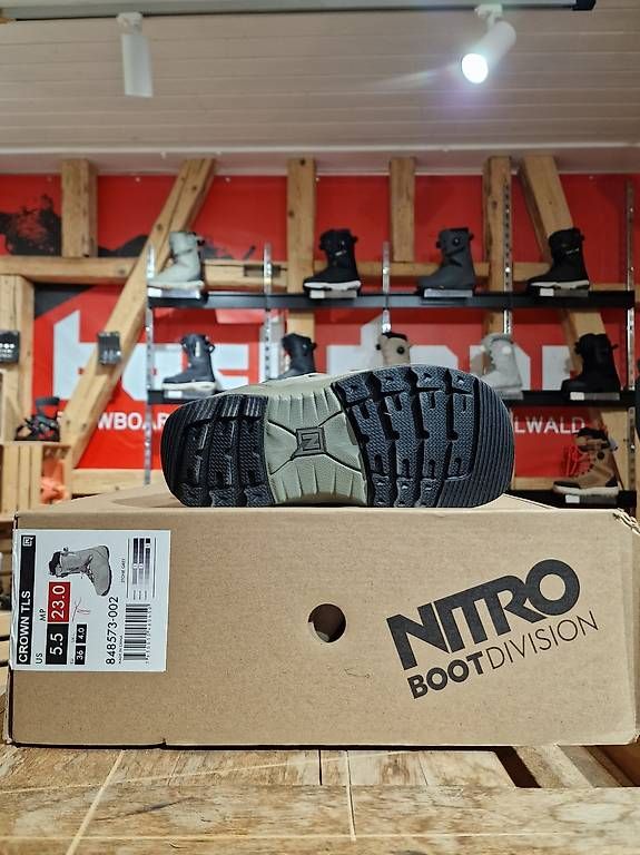 Scarpe da uomo: NITRO CROWN TLS SNOWBOARD BOOTS | STONE GREY – Usato da Grindelwald venduto da Backdoor_Shop 1