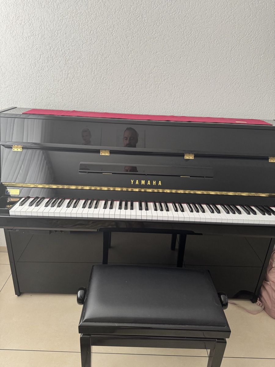 Yamaha Musikinstrumente: Piano Yamaha B1SC2 inkl. Hocker – Gebraucht aus Hendschiken von gfc_81