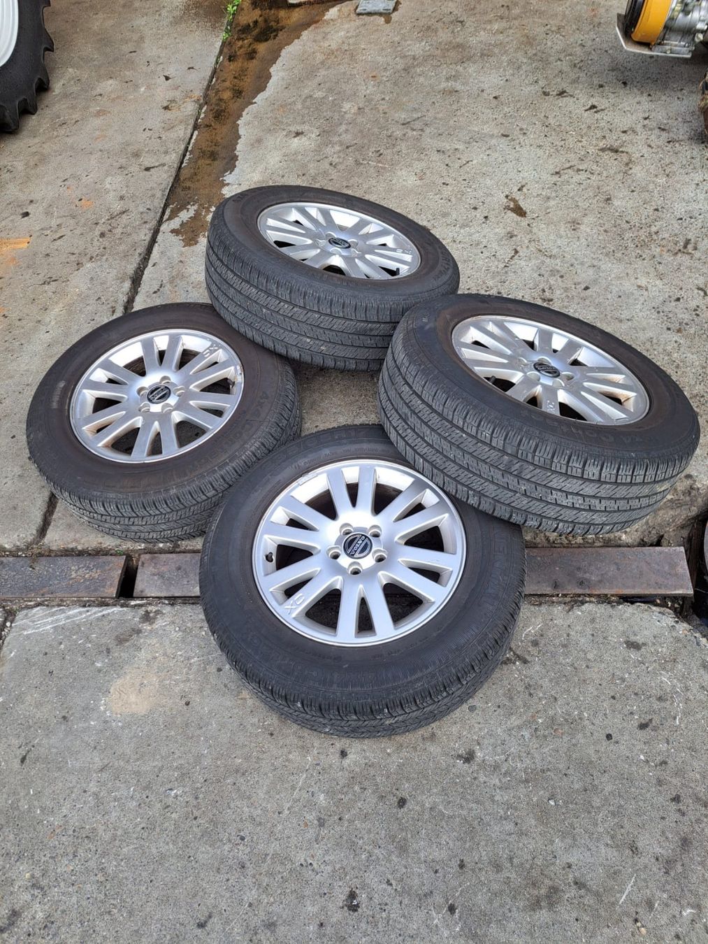 Volvo Pneumatici & Ruote complete: Volvo XC90 Räder – Usato da Rheineck venduto da volvo029 2