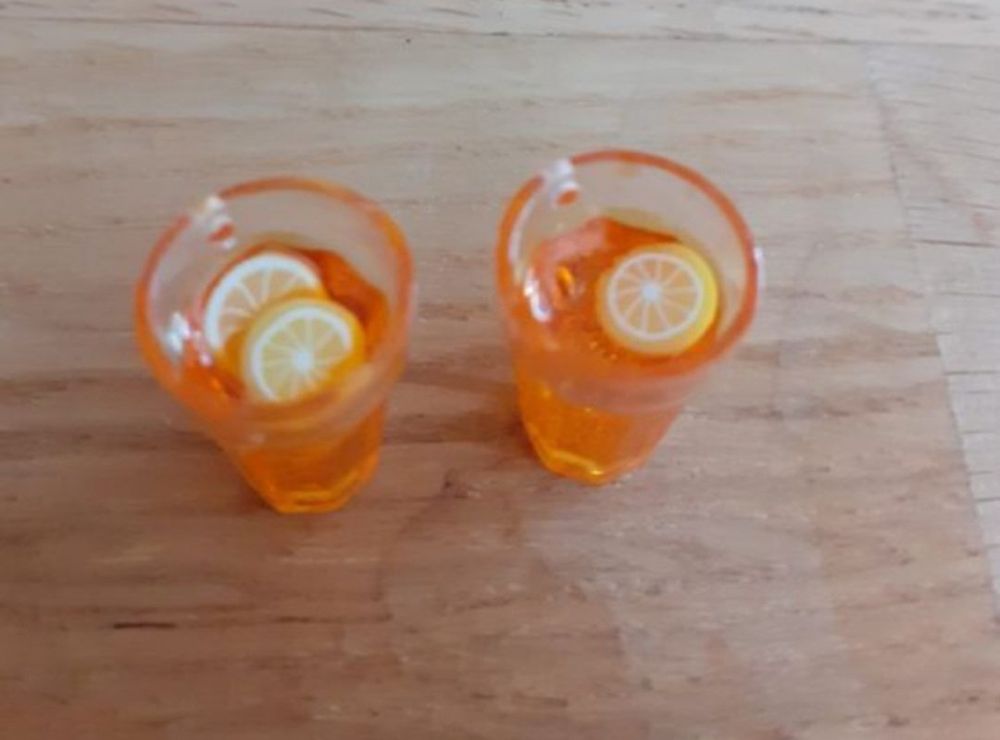 2 Eistee Drink für Puppenhaus, Setzkasten | Kaufen auf Ricardo