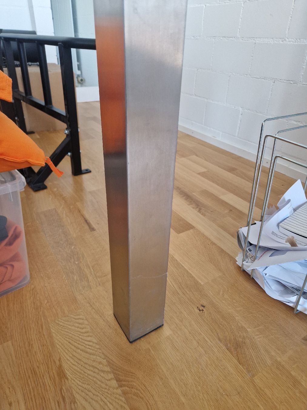 Tables: Massiv Eichenholz Bürotisch – D'occasion à Brütten par laurin-guidon 3